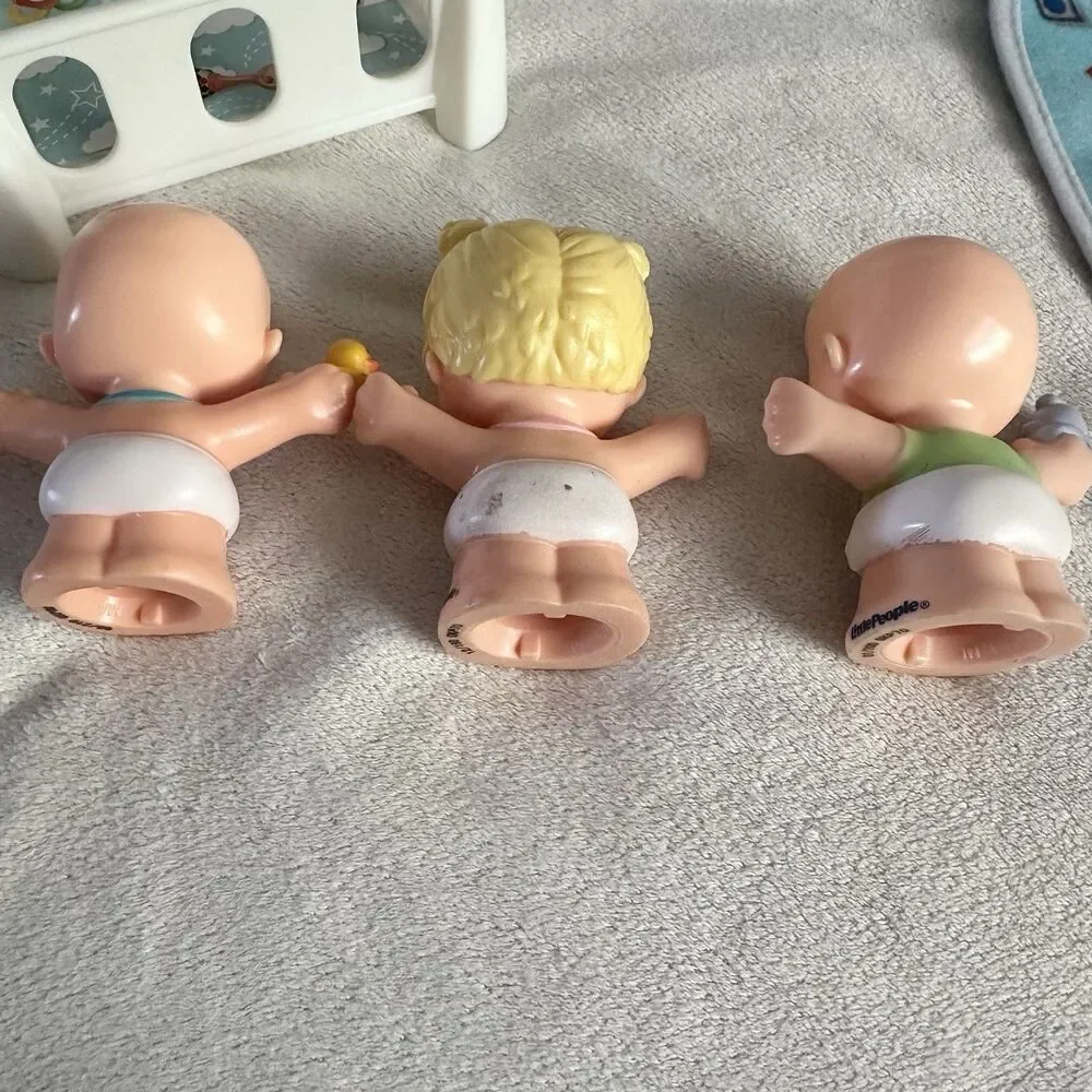 Fisher Price Little People Cuddle and Play Nursery Babies Baby Figures Crib 2019